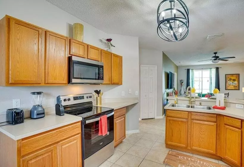 Florida Retreat W/ Pool, Hot Tub & Near Disney!