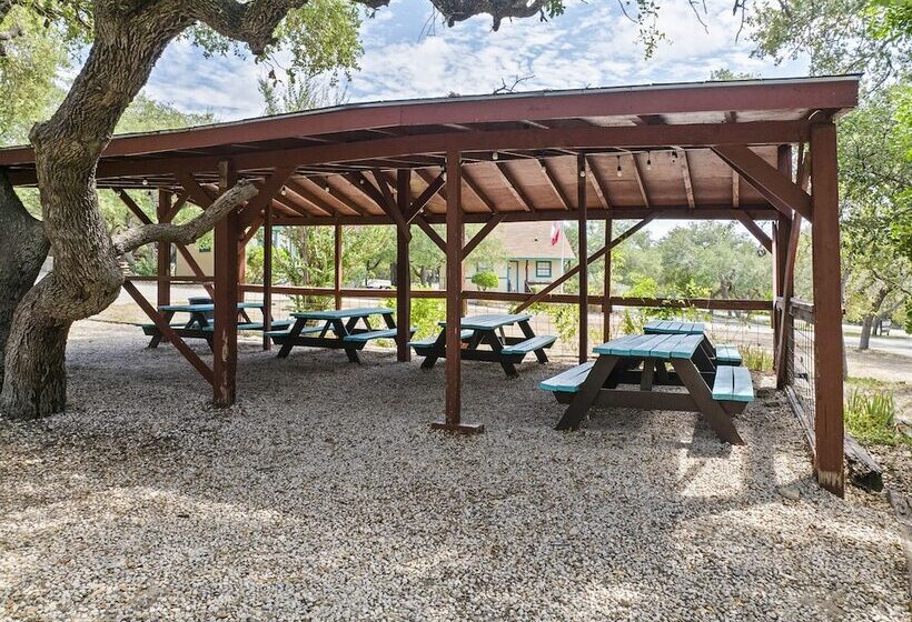 ホテル The Claire