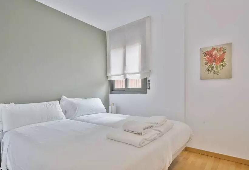 هتل Inside Barcelona Apartments Princep