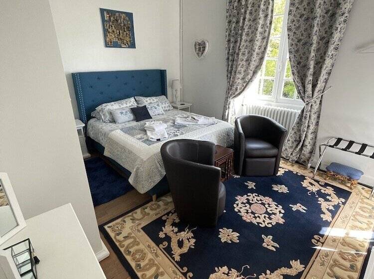 فندق Vue Du Château D Excideuil