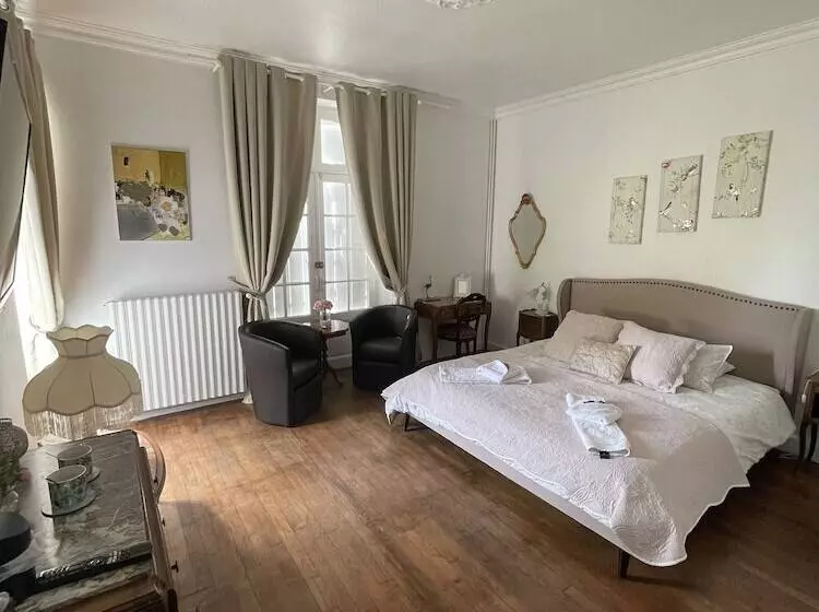 ホテル Vue Du Château D Excideuil