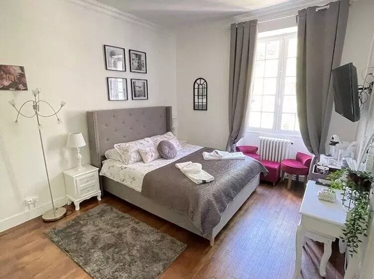 ホテル Vue Du Château D Excideuil