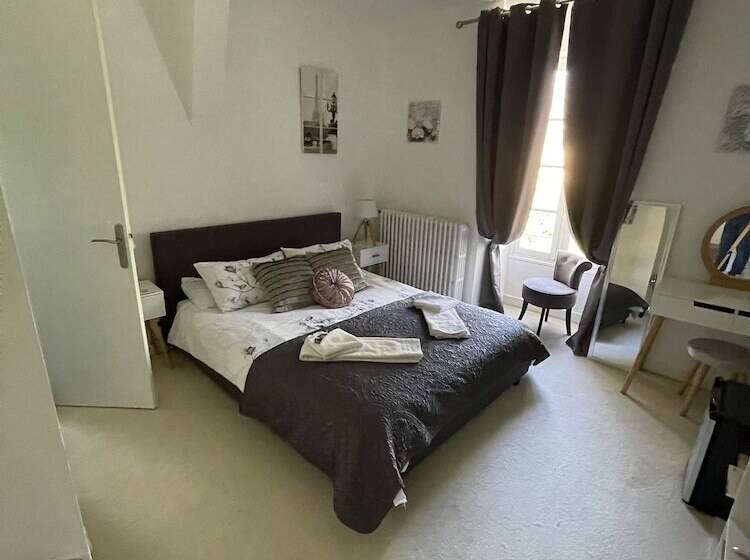 فندق Vue Du Château D Excideuil