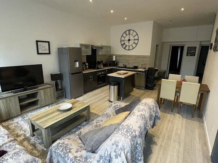 فندق Vue Du Château D Excideuil