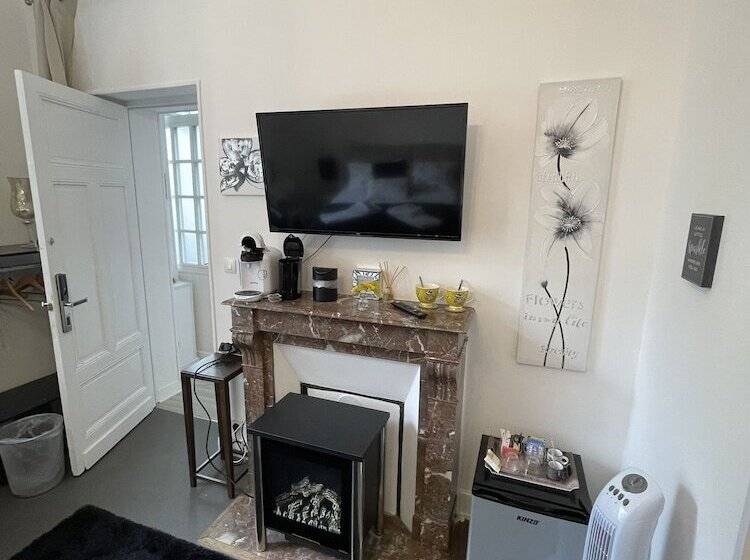 فندق Vue Du Château D Excideuil