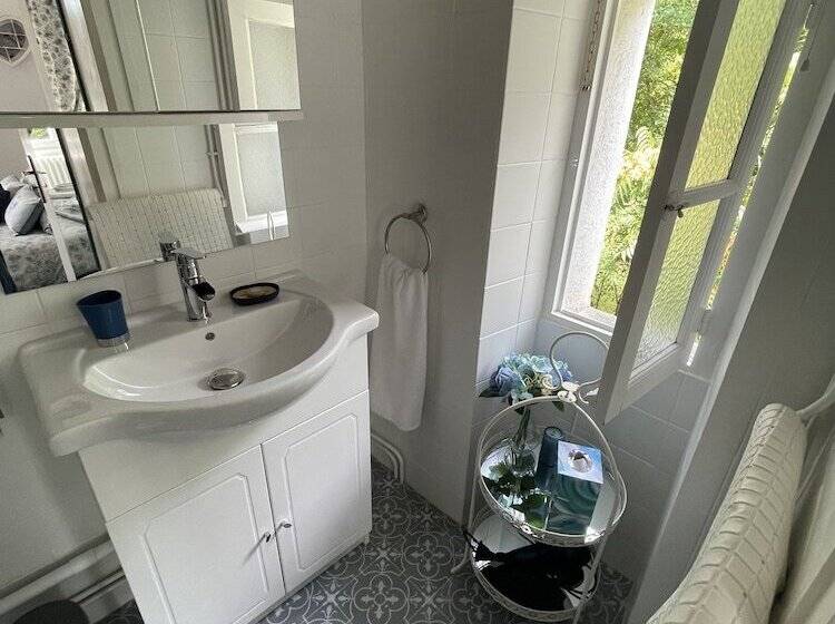 فندق Vue Du Château D Excideuil