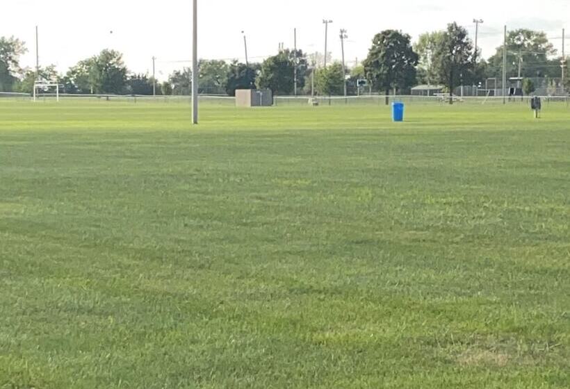 ホテル Illini Inn & Suites