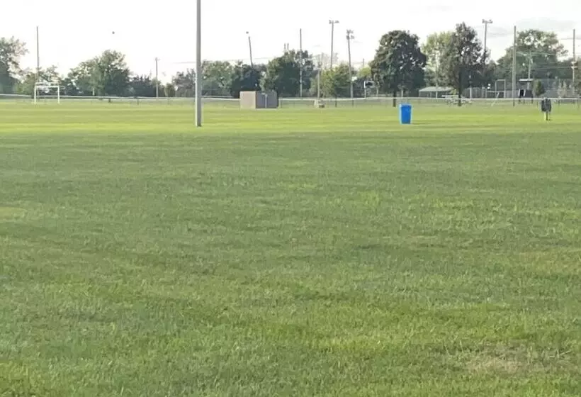 Hotelli Illini Inn & Suites