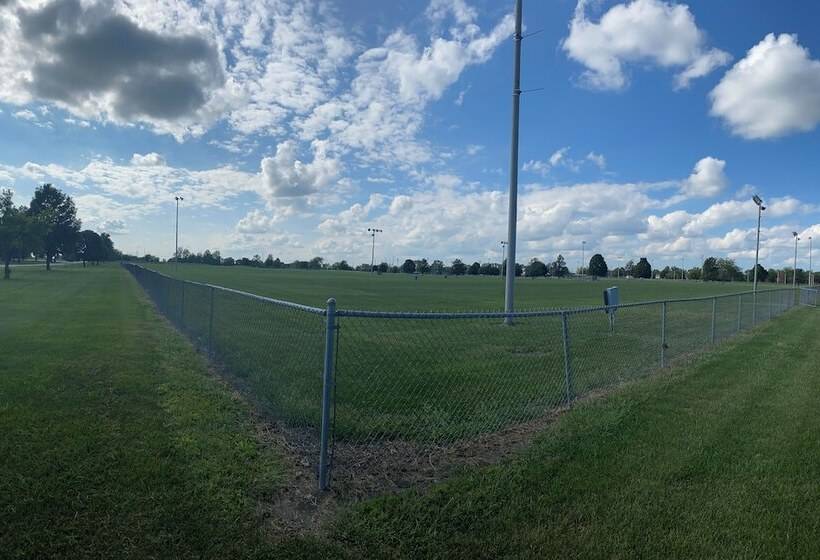 ホテル Illini Inn & Suites