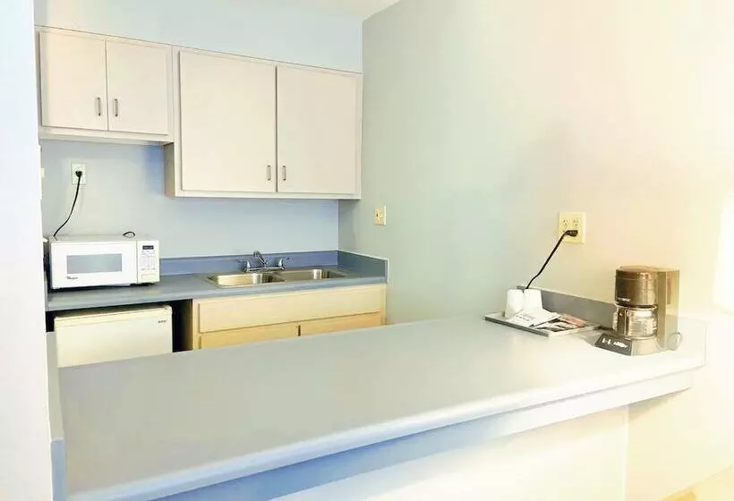 Hotelli Illini Inn & Suites