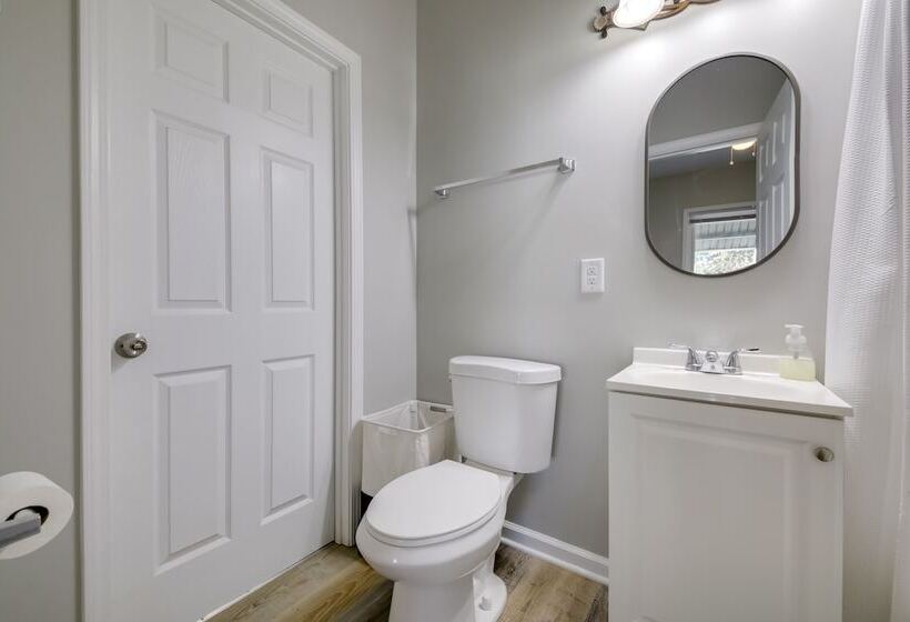 Indianapolis Home W/ Porch Close To Mile Square!