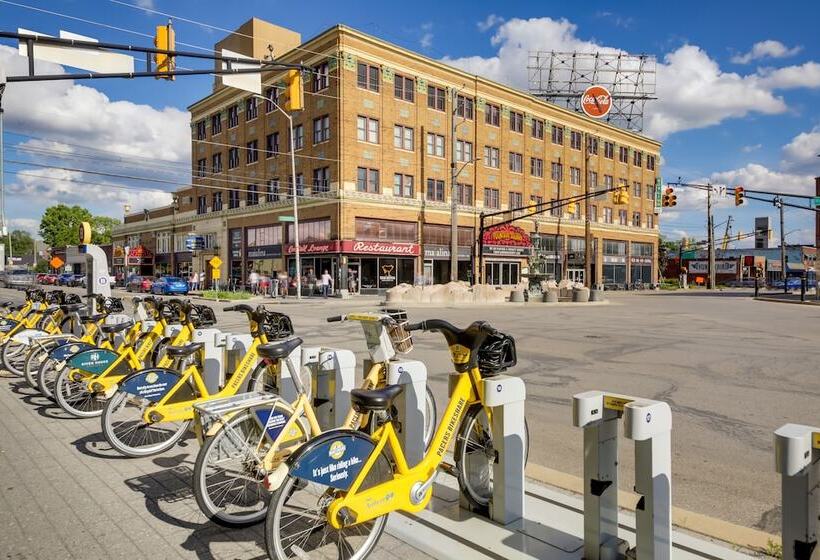 Indianapolis Home W/ Porch Close To Mile Square!
