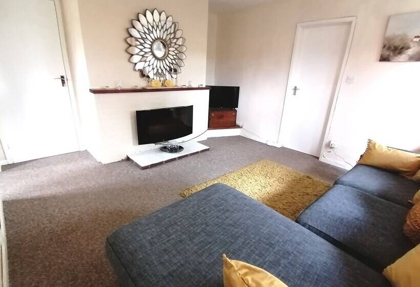 Lovely 2 Bed Cottage In Pencarreg