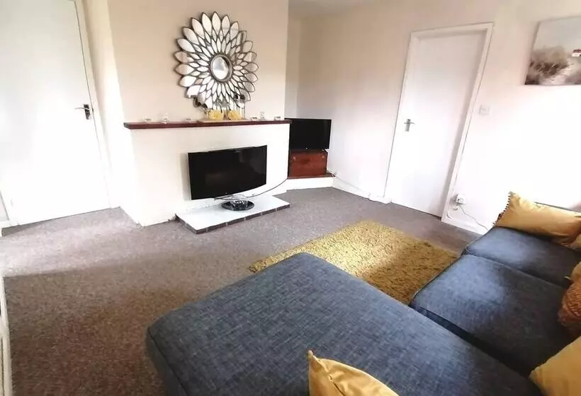 Lovely 2 Bed Cottage In Pencarreg