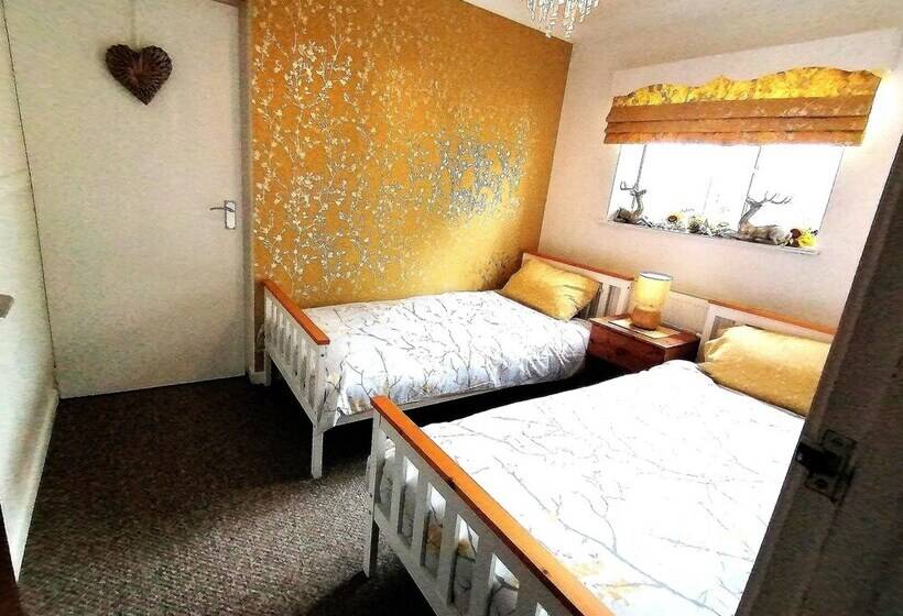 Lovely 2 Bed Cottage In Pencarreg