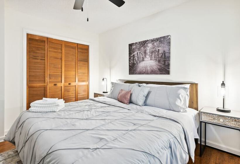 Maggie Valley Mountain Escape W/ Fire Pit & Deck