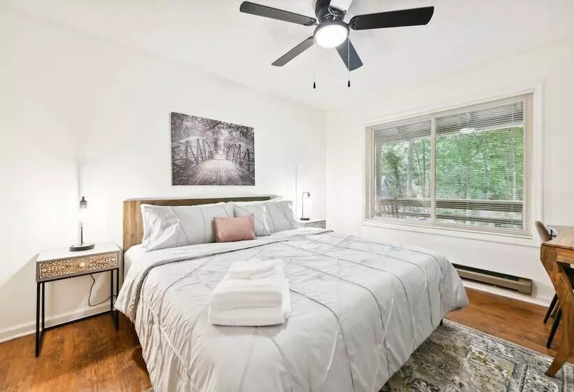 Maggie Valley Mountain Escape W/ Fire Pit & Deck