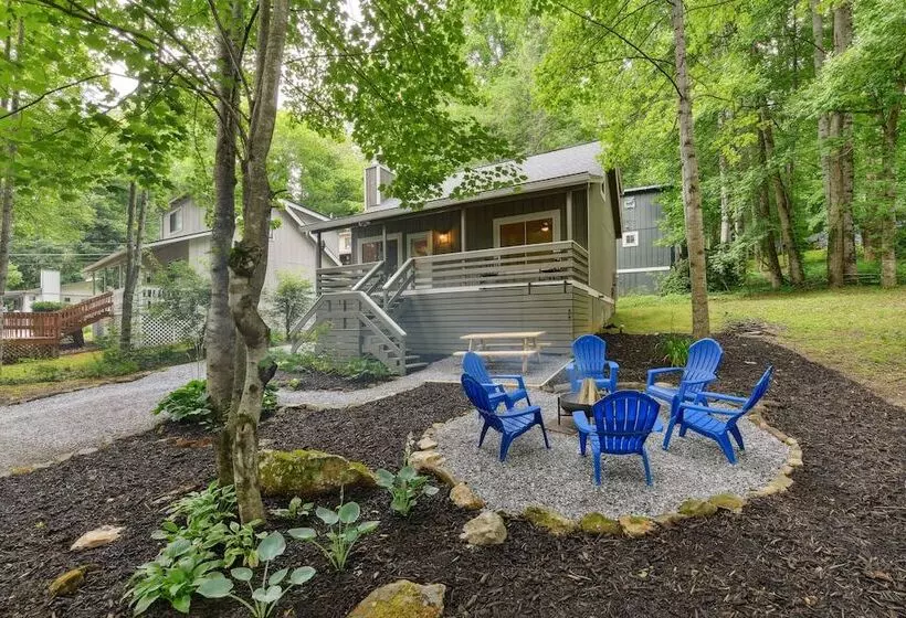 Maggie Valley Mountain Escape W/ Fire Pit & Deck