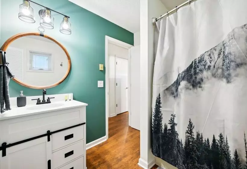 Maggie Valley Mountain Escape W/ Fire Pit & Deck