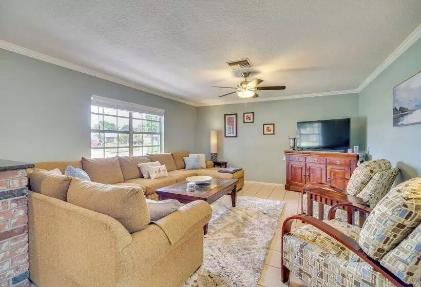Melbourne Home W/ Pool & Patio, 6 Mi To Beach!