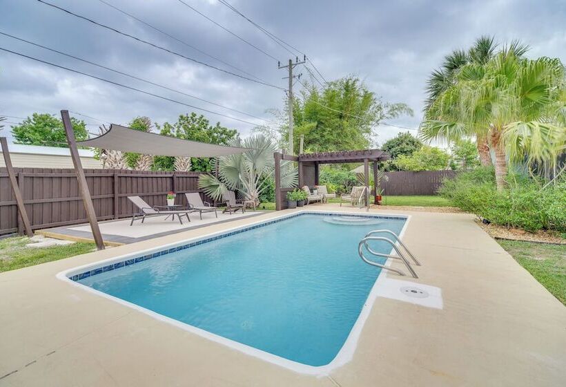 Melbourne Home W/ Pool & Patio, 6 Mi To Beach!