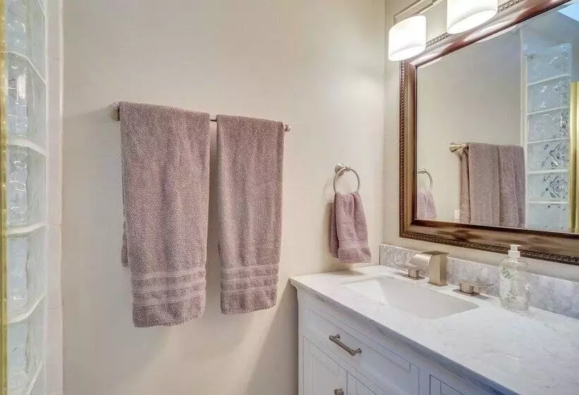 Melbourne Home W/ Pool & Patio, 6 Mi To Beach!