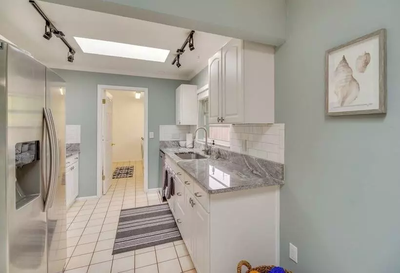 Melbourne Home W/ Pool & Patio, 6 Mi To Beach!