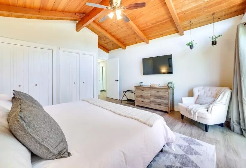 Modern Del Rey Oaks Retreat: 2 Mi To Monterey Bay!