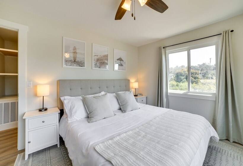 Modern Del Rey Oaks Retreat: 2 Mi To Monterey Bay!