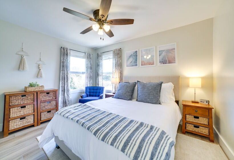 Modern Del Rey Oaks Retreat: 2 Mi To Monterey Bay!