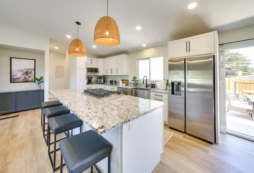 Modern Del Rey Oaks Retreat: 2 Mi To Monterey Bay!