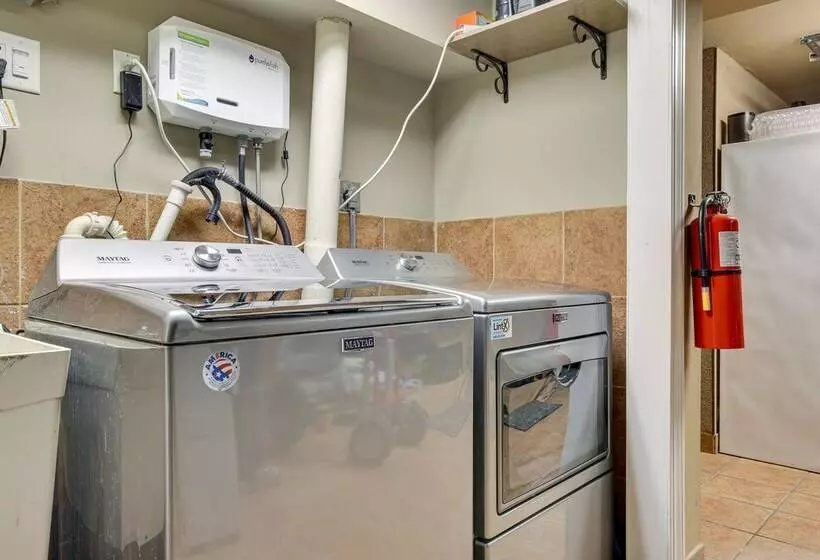 New Fairfield Vacation Rental W/ Lake Views!