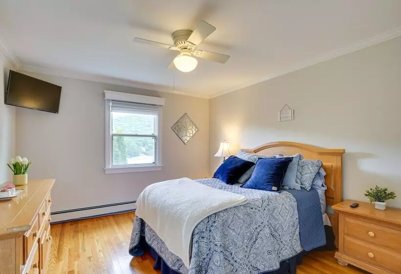 New Fairfield Vacation Rental W/ Lake Views!