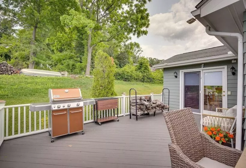 New Fairfield Vacation Rental W/ Lake Views!