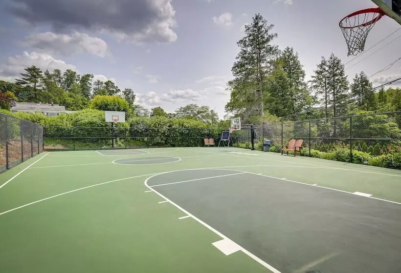 New Fairfield Vacation Rental W/ Lake Views!