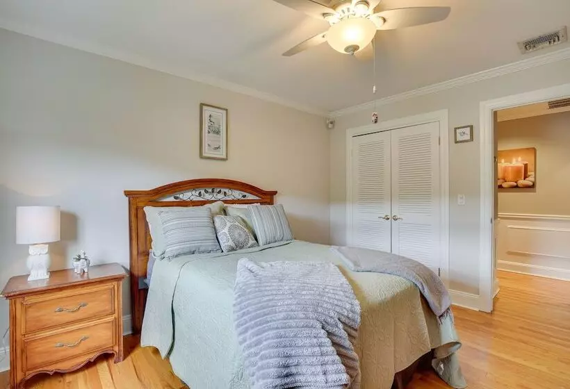 New Fairfield Vacation Rental W/ Lake Views!