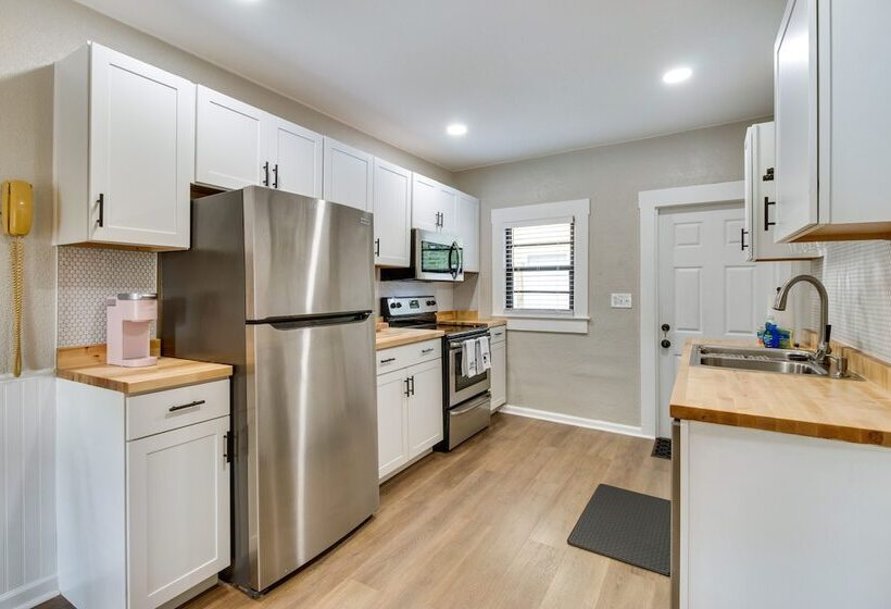 Orlando Golden Girls Retreat: Prime Location!