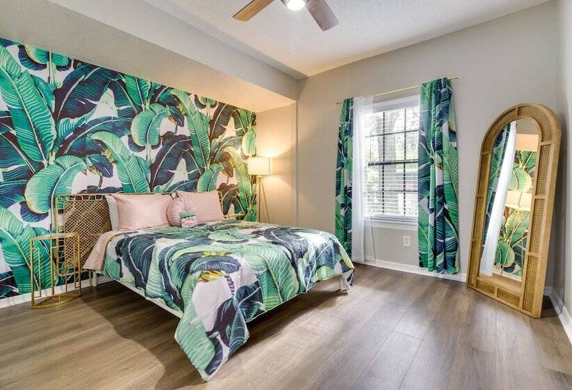 Orlando Golden Girls Retreat: Prime Location!