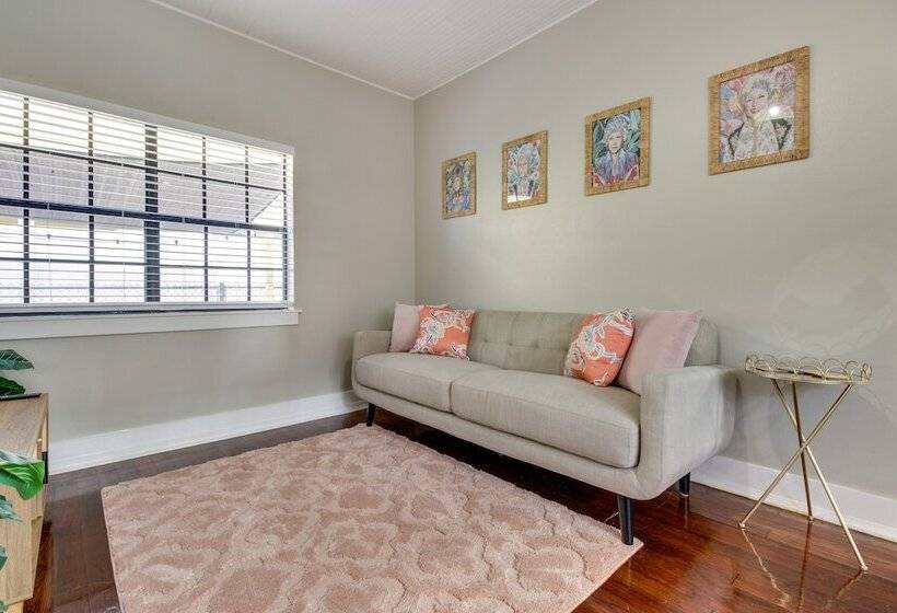 Orlando Golden Girls Retreat: Prime Location!