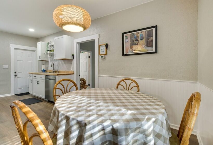 Orlando Golden Girls Retreat: Prime Location!