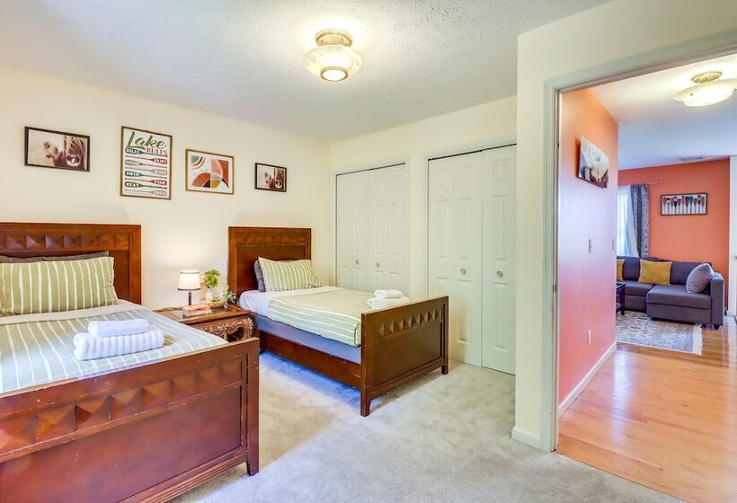 Pennsylvania Escape W/ Hot Tub, Fire Pit & Deck!