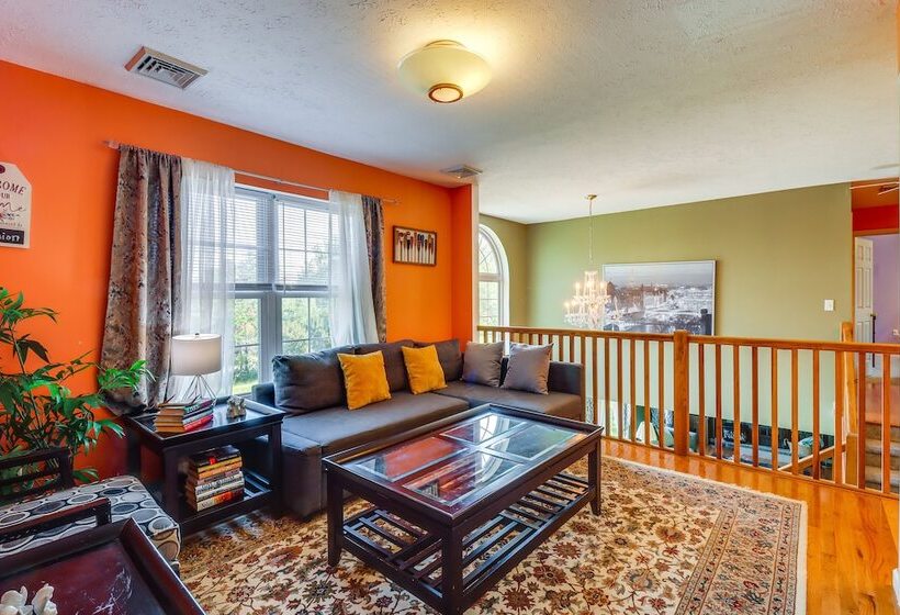 Pennsylvania Escape W/ Hot Tub, Fire Pit & Deck!