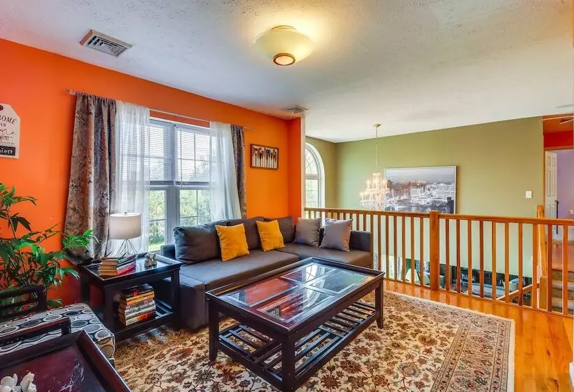 Pennsylvania Escape W/ Hot Tub, Fire Pit & Deck!