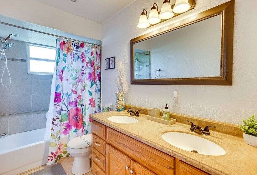 Port St Lucie Oasis W/ Heated Saltwater Pool!