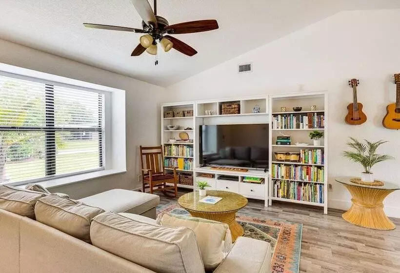 Port St Lucie Oasis W/ Heated Saltwater Pool!