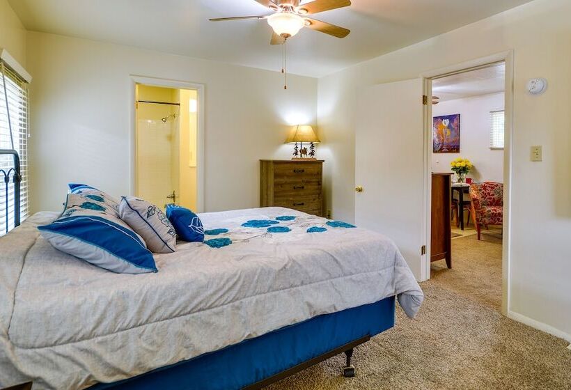 Quaint Cody Cottage W/ Grill: Walk To Downtown!