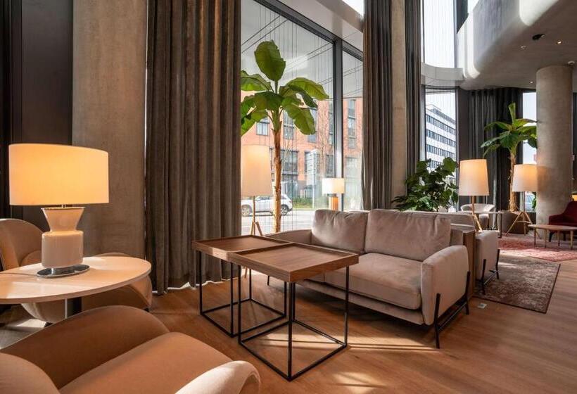 Radisson Blu Hotel At Porsche Design Tower Stuttgart