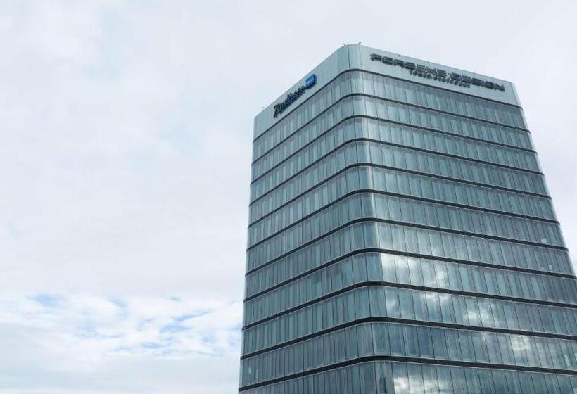 Radisson Blu Hotel At Porsche Design Tower Stuttgart