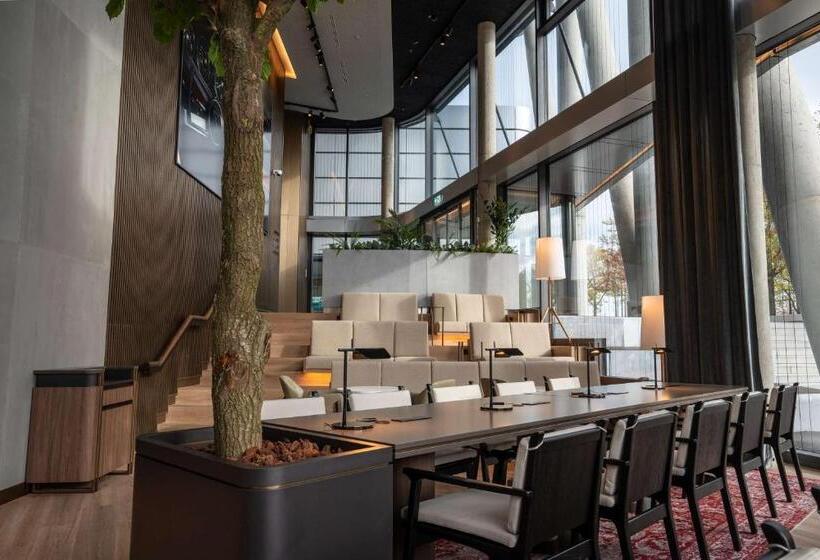 Radisson Blu Hotel At Porsche Design Tower Stuttgart