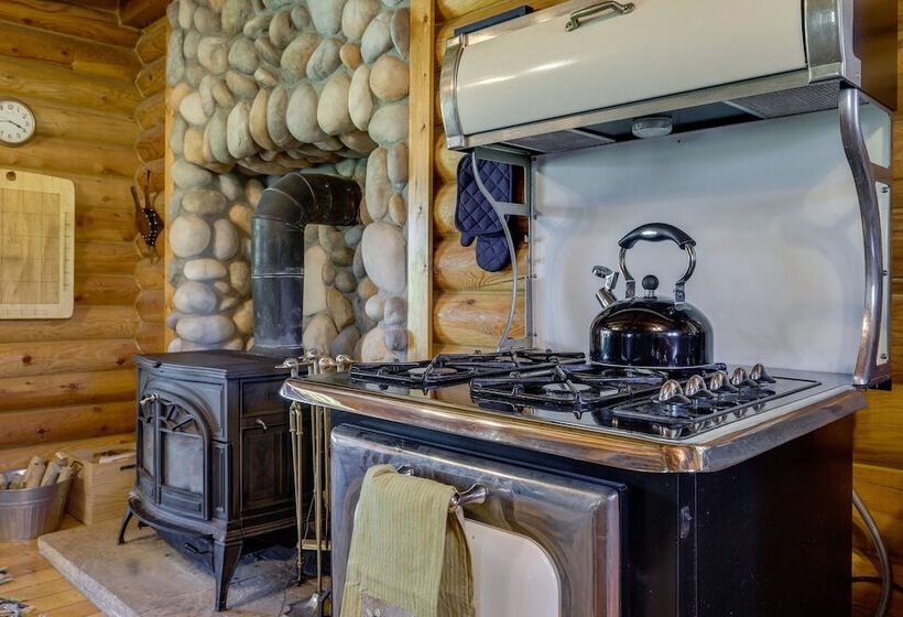 Remote Cedar City Cabin W/ Deck, Views, Fireplaces